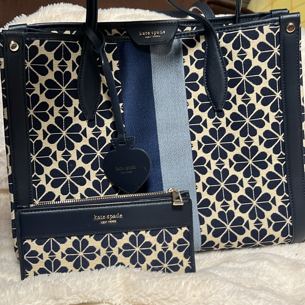 Kate Spade Navy and Cream shoulder Bag and Wallet Set